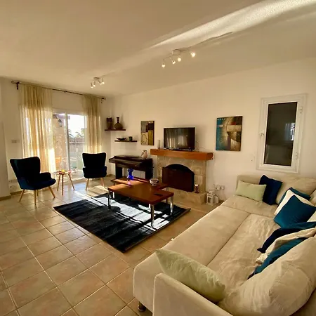 Sea Front Ekaterina * パ フォス