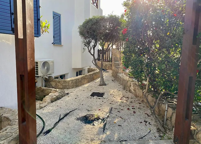 Sea Front Ekaterina Villa *